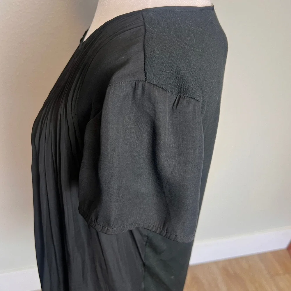 Dolan Anthropologie Black Pleated Blouse —‎ Size M